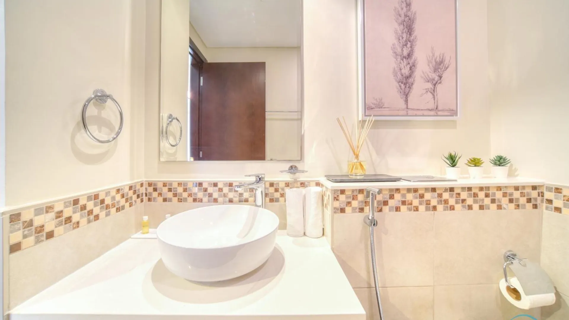 Contemporary 1Br At Vera Tower Business Bay By Deluxe Holiday Homes Dubai United Arab Emirates