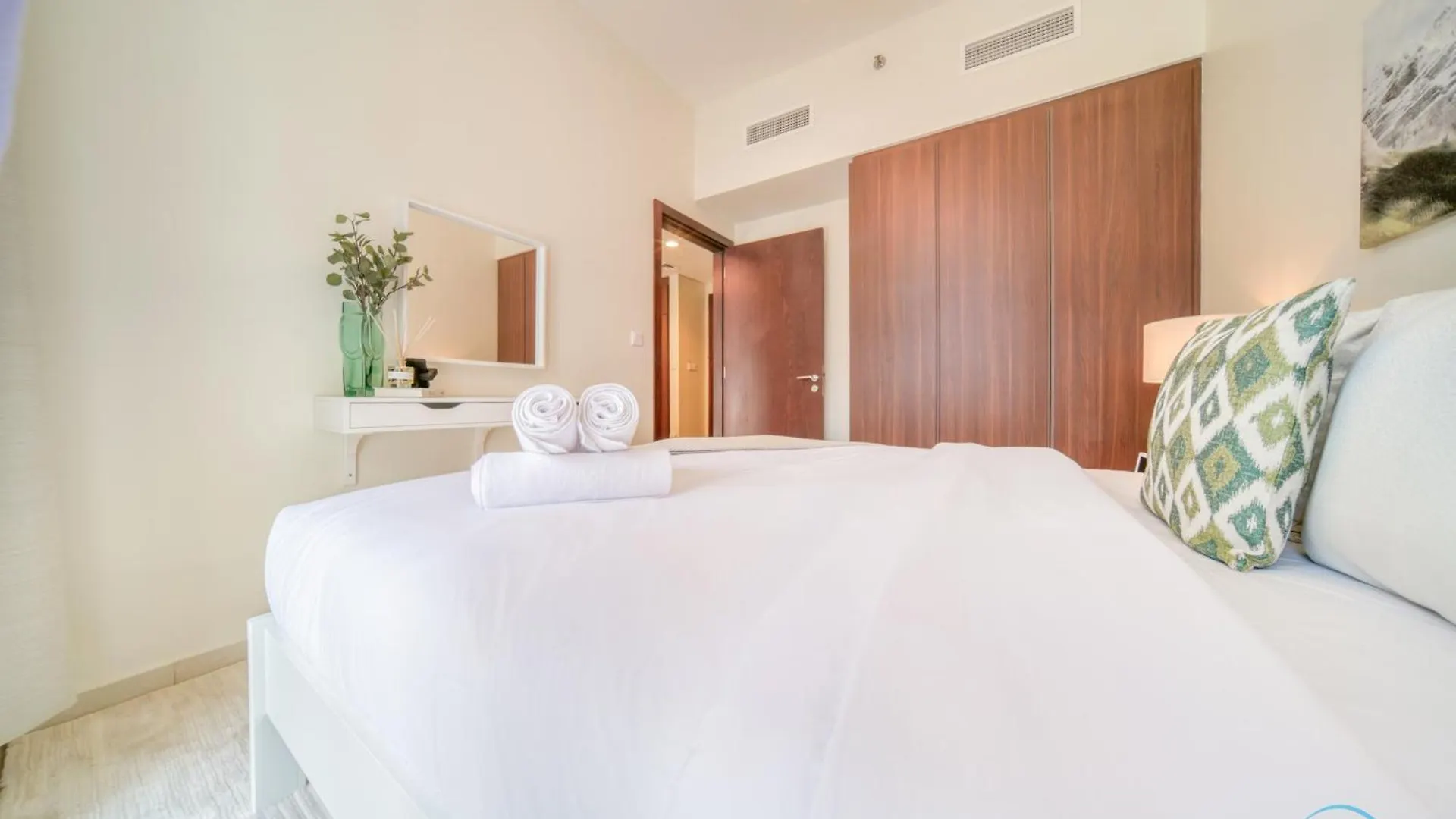 Contemporary 1Br At Vera Tower Business Bay By Deluxe Holiday Homes Dubai 0*,  United Arab Emirates