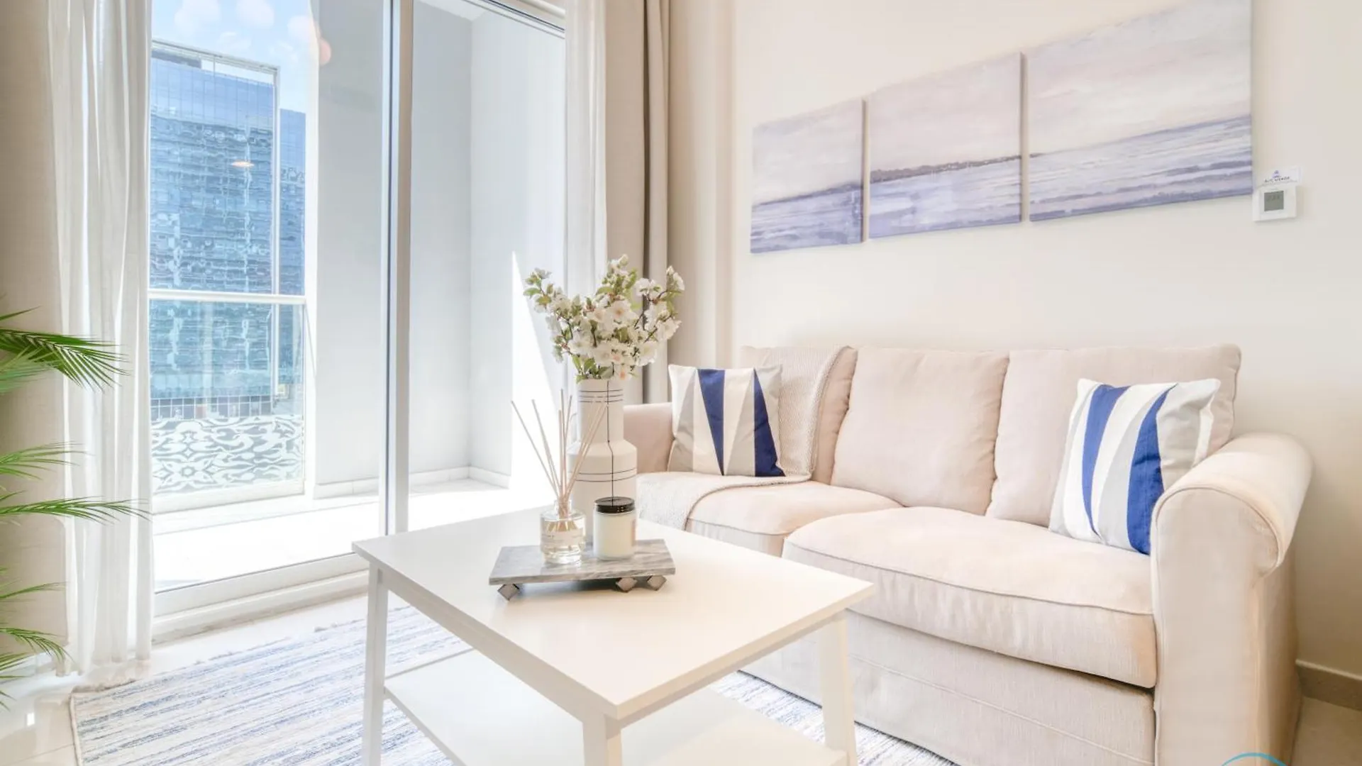 Contemporary 1Br At Vera Tower Business Bay By Deluxe Holiday Homes Dubai